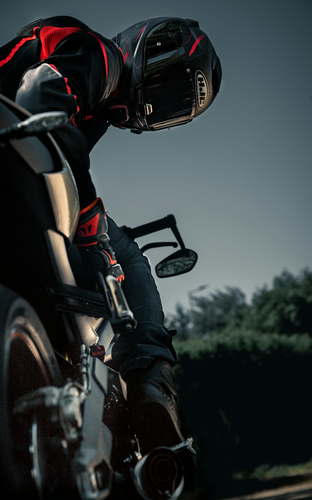 Casque moto rouge